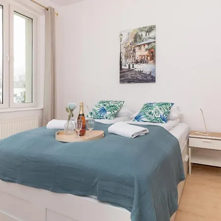 90m2 400m To The By Renters Apartment