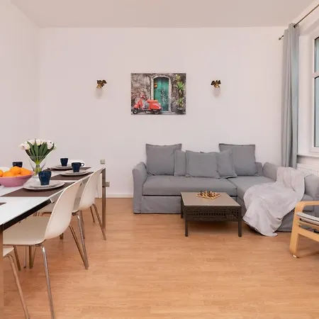 90m2 400m To The By Renters Apartment