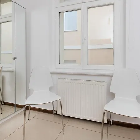 90m2 400m To The By Renters