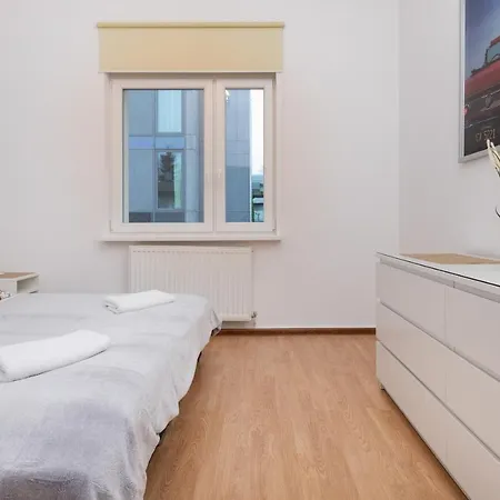 Apartamento 90m2 400m To The By Renters