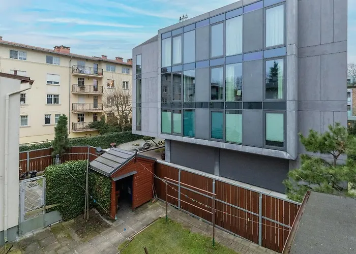 90m2 400m To The By Renters